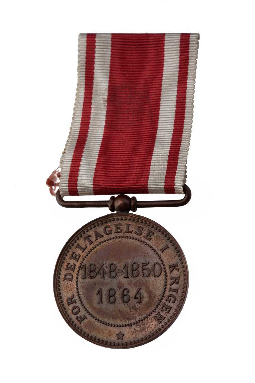 erindring_bagside_begge_krige.jpg